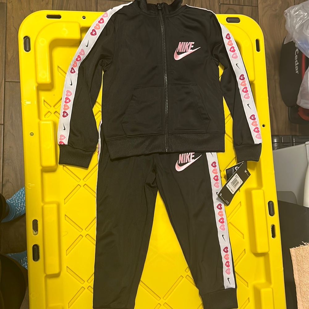 New Nike toddler/child matching set .